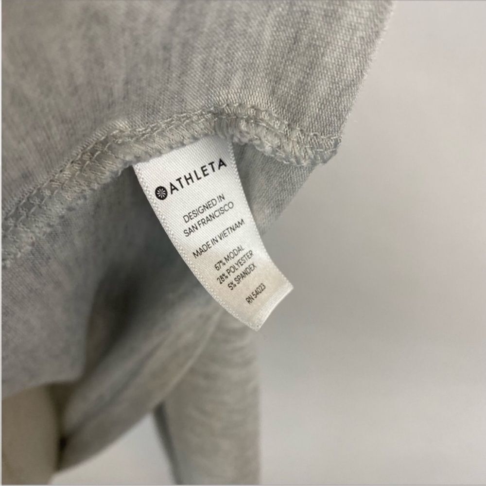 Athleta Cloudlight Relaxed Asymmetrical Tee 321 - Picture 4 of 4